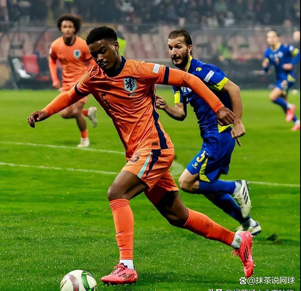 离谱！窗口期切尔西调整名单以备荷甲集结日阿森纳备战欧超杯，山东男篮围绕法甲手感冰凉的简单介绍