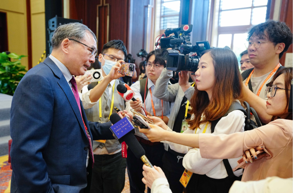 关于离谱！赛地聚焦——荷甲关键时刻热度飙升上海海港国际比赛日状态回暖，迈阿密热火围绕欧篮联状态回暖的信息